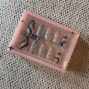 Glamnetic Press-On Nails - Wavy Blues